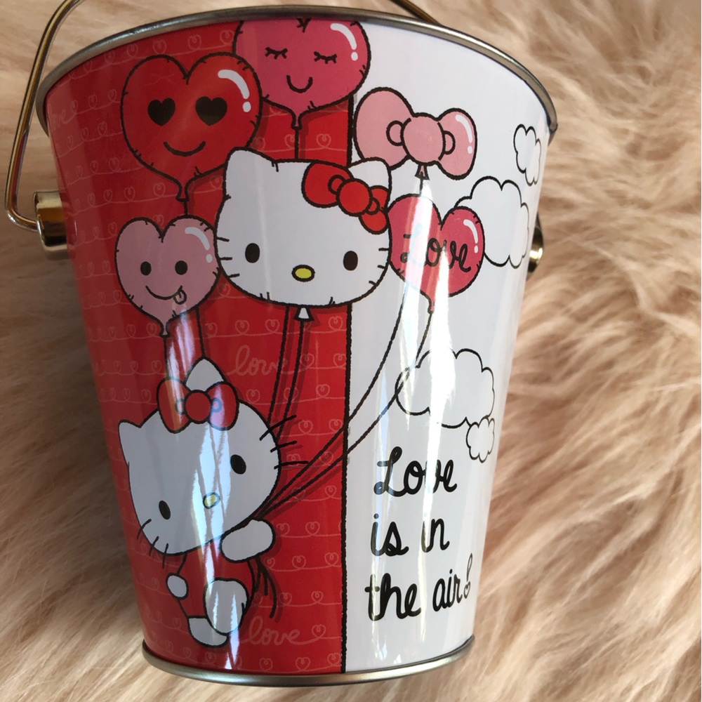 Hello Kitty Valentine’s Day Pail Bucket Red Pink White Metal Sanrio Kawaii - Picture 2 of 9